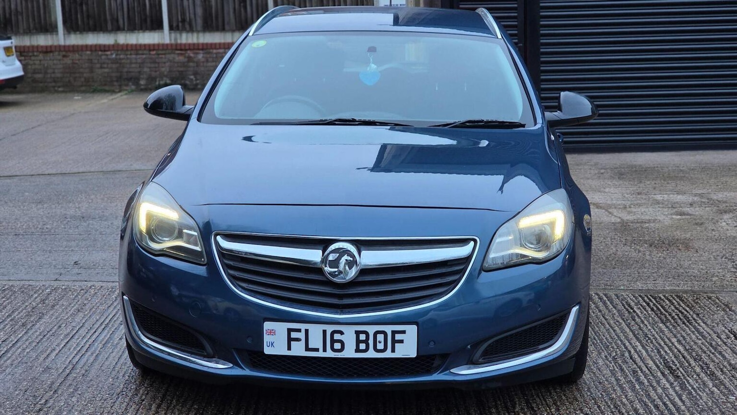 Used Vauxhall Insignia 2016 for sale - 77516107: Photo 3