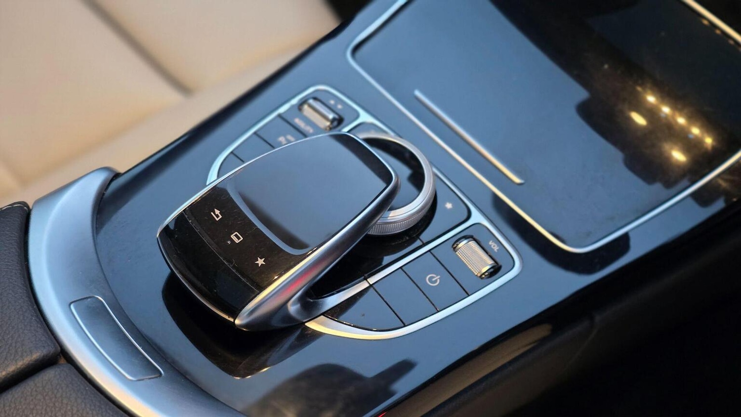 Used Mercedes-Benz C Class 2015 for sale - 78176092: Photo 34