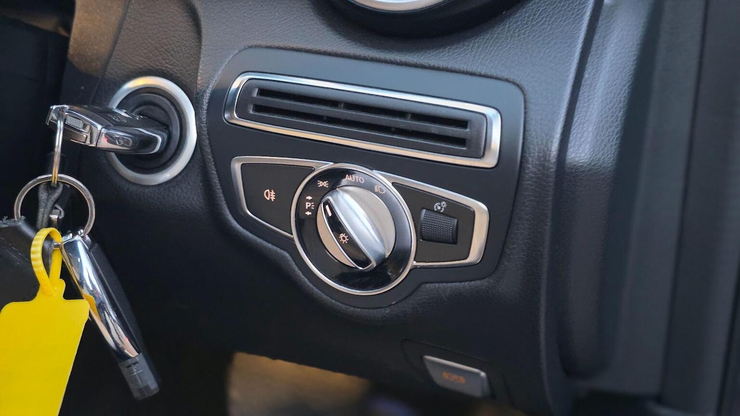 Used Mercedes-Benz C Class 2015 for sale - 78176092: Photo 37