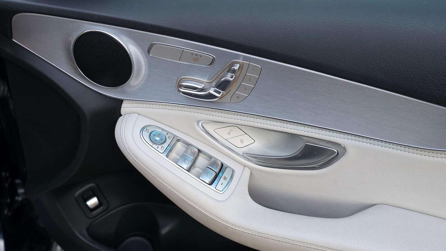 Used Mercedes-Benz C Class 2015 for sale - 78176092: Photo 40