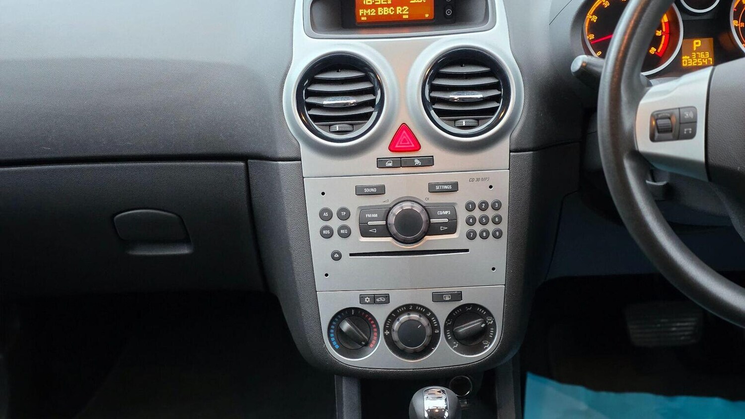 Used Vauxhall Corsa 2010 for sale - 77555117: Photo 14