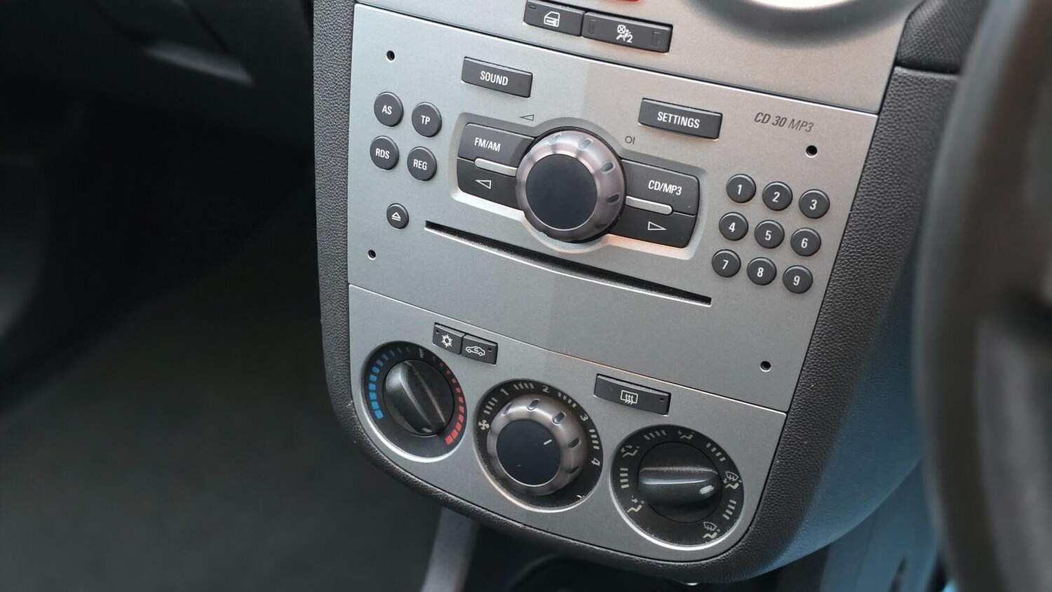 Used Vauxhall Corsa 2010 for sale - 77555117: Photo 19