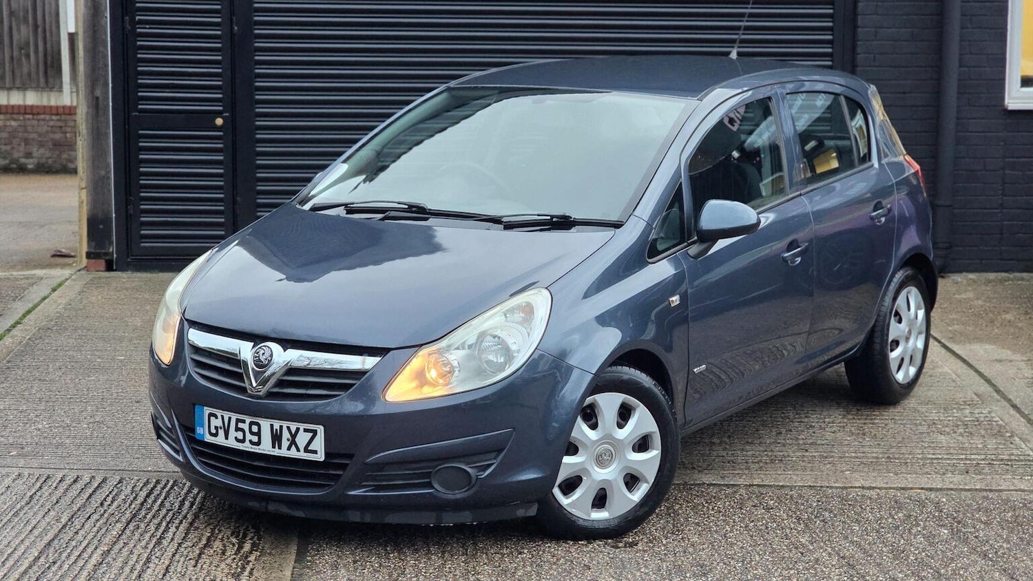 Used Vauxhall Corsa 2010 for sale - 77555117: Photo 2