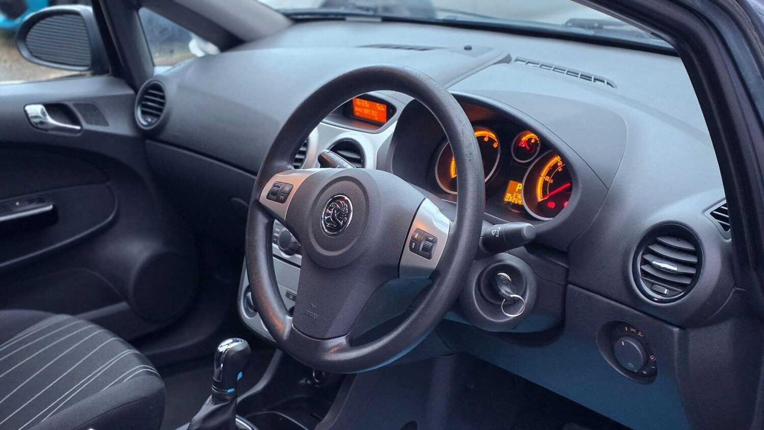 Used Vauxhall Corsa 2010 for sale - 77555117: Photo 27