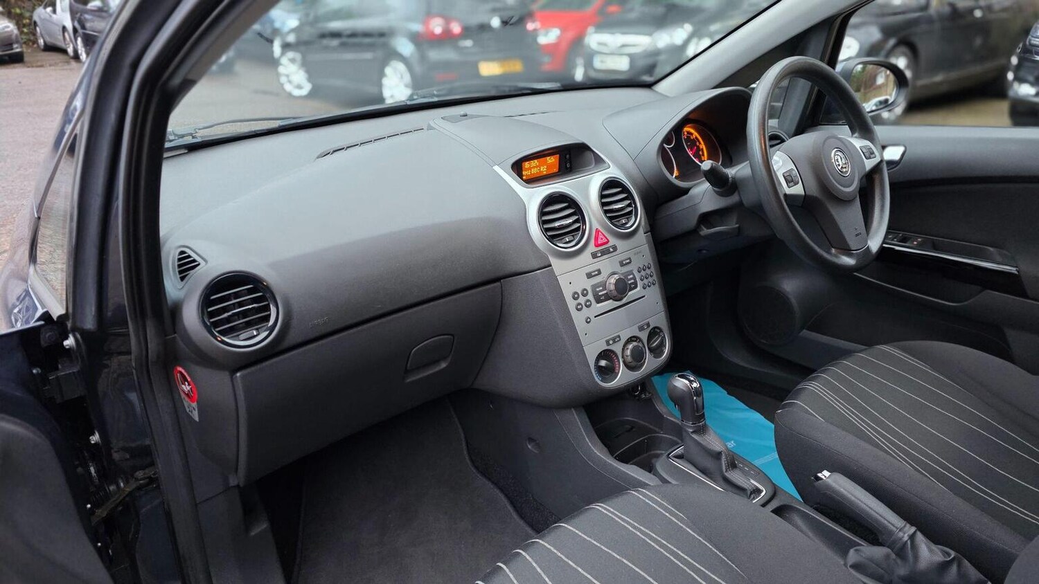 Used Vauxhall Corsa 2010 for sale - 77555117: Photo 39