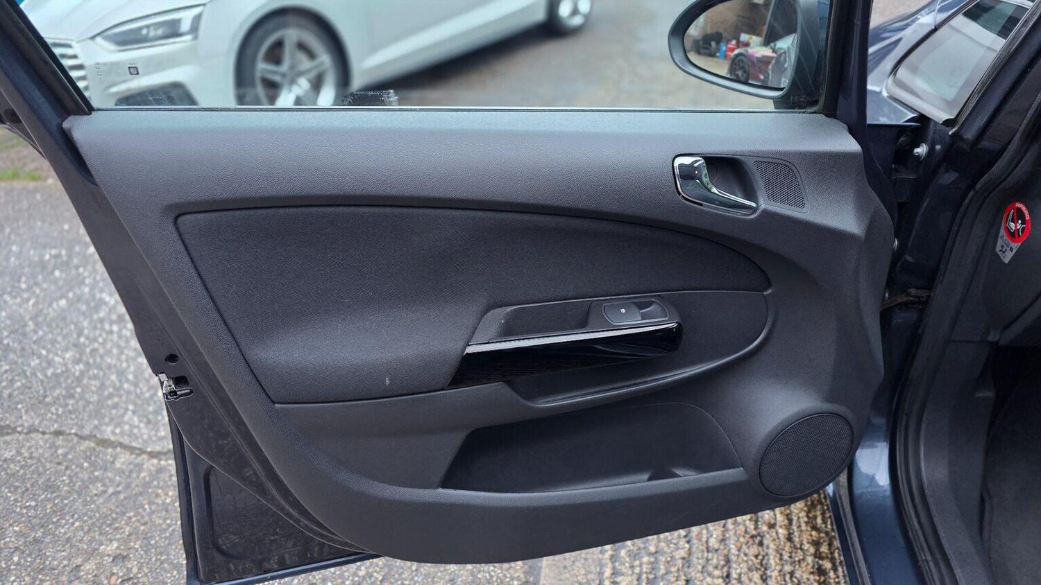 Used Vauxhall Corsa 2010 for sale - 77555117: Photo 40