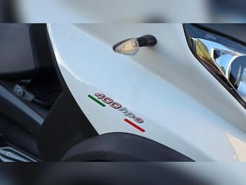Used Piaggio MP3 2022 for sale - bike-79785591: Photo