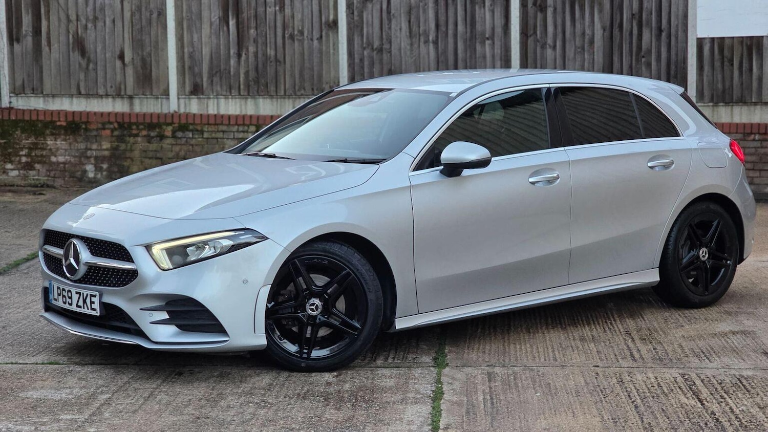 Used Mercedes-Benz A-Class 2020 for sale - 76692824: Photo 2