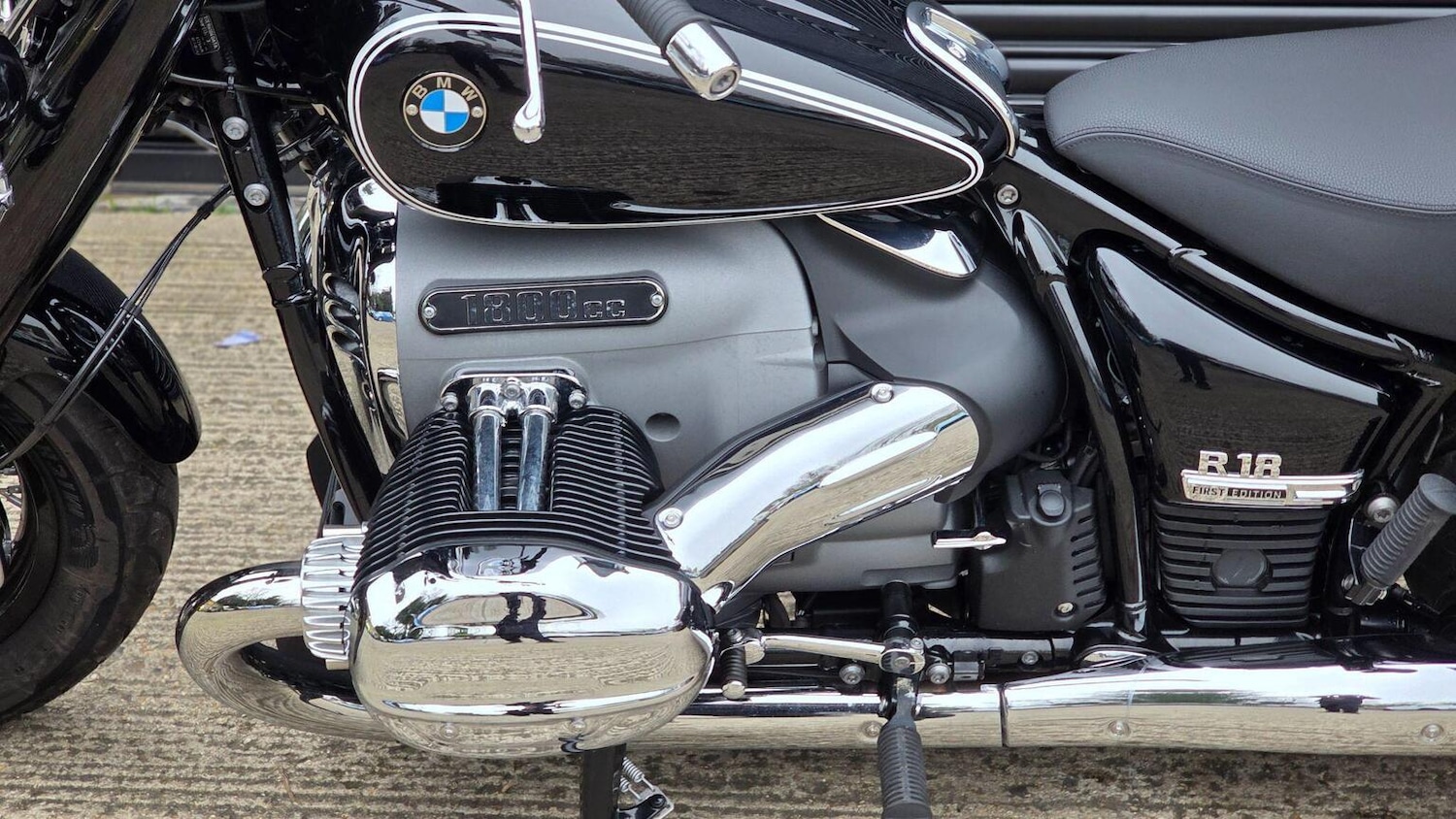 BMW R18