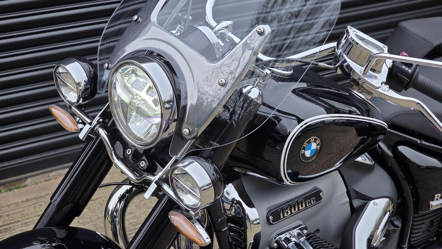 BMW R18