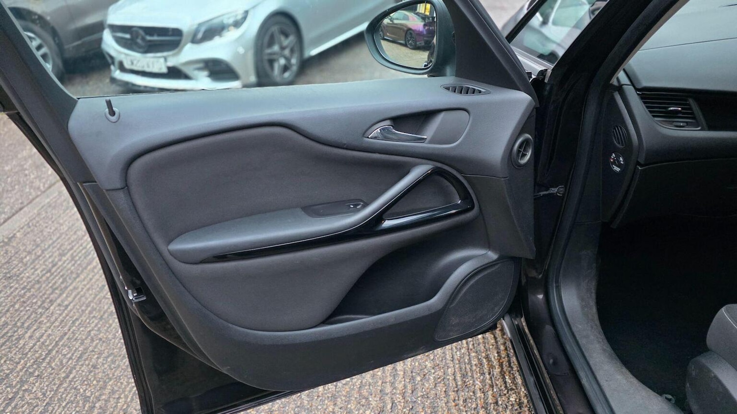 Used Vauxhall Zafira 2012 for sale - 77258531: Photo 43