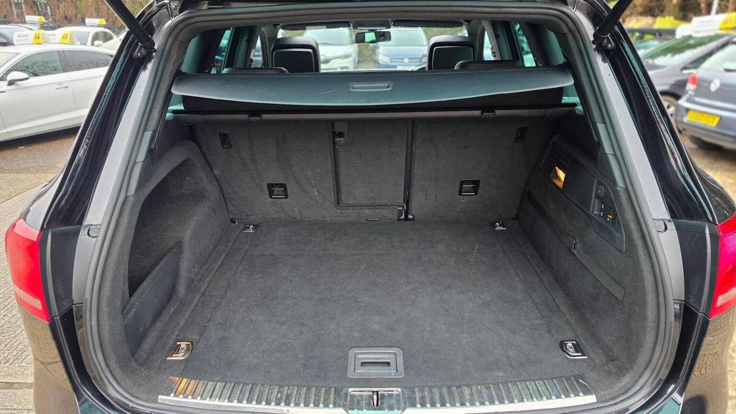 Used Volkswagen Touareg 2015 for sale - 77564170: Photo 11