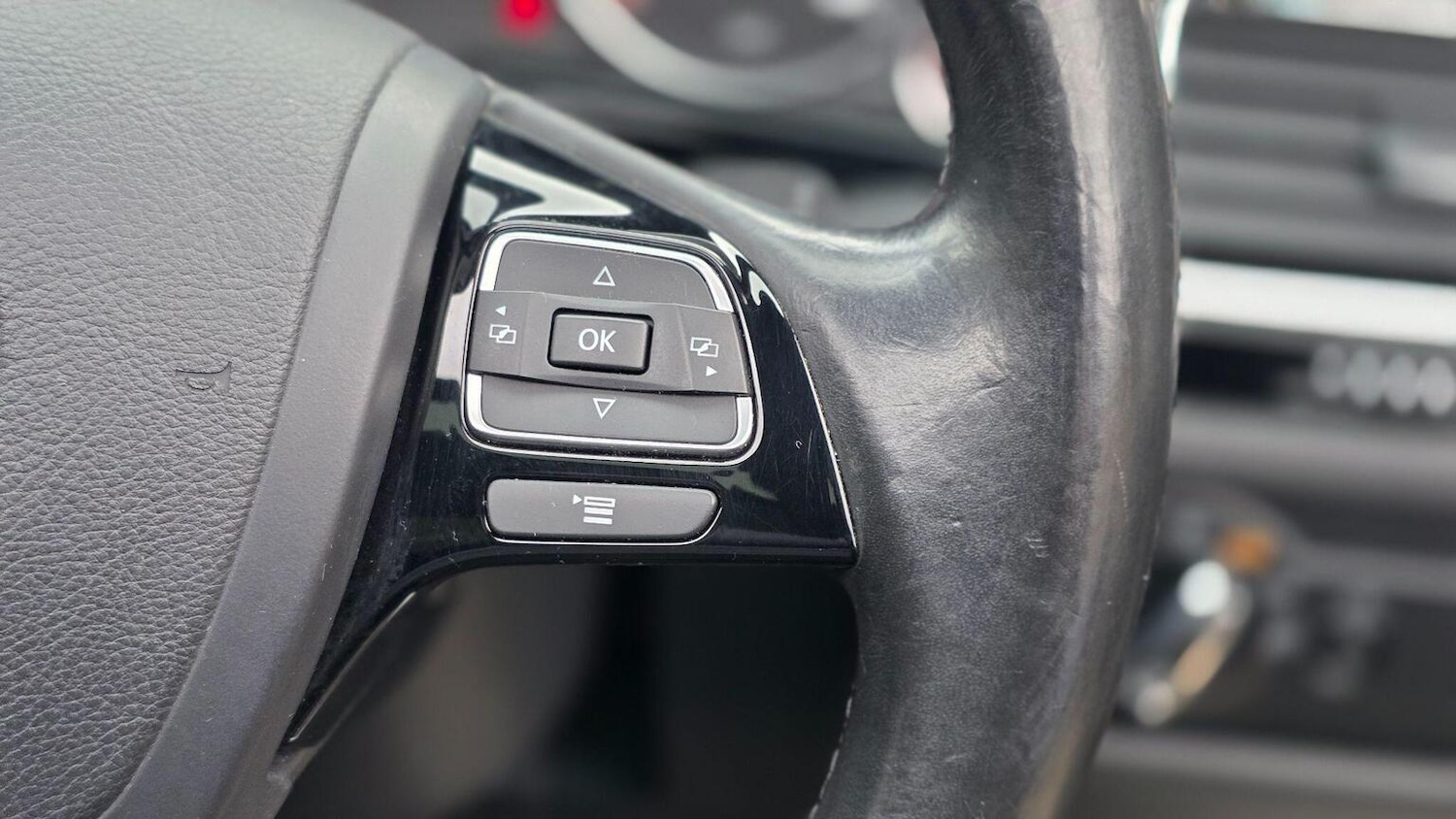 Used Volkswagen Touareg 2015 for sale - 77564170: Photo 29