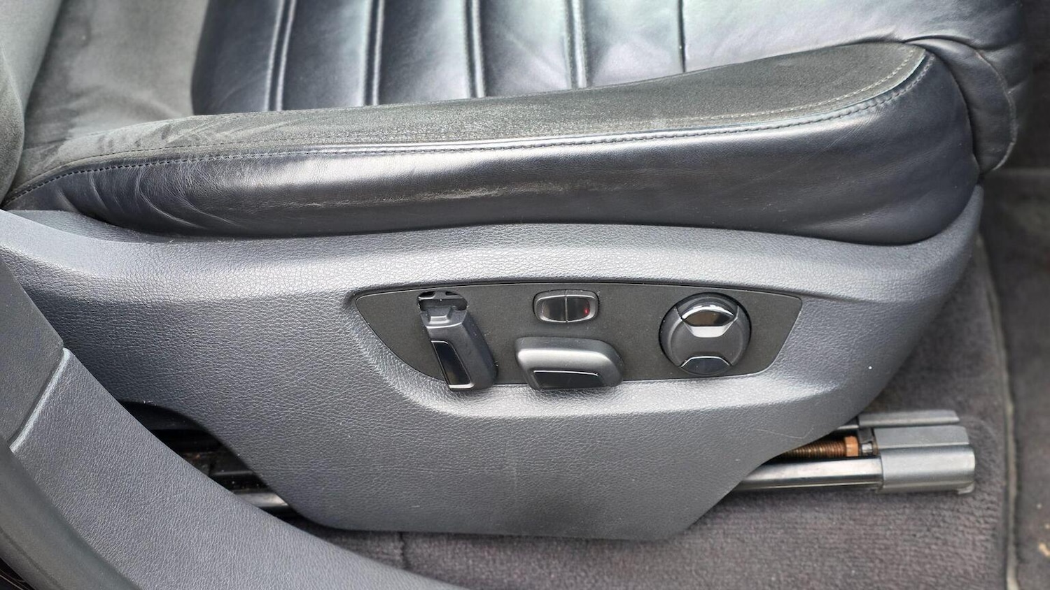 Used Volkswagen Touareg 2015 for sale - 77564170: Photo 30