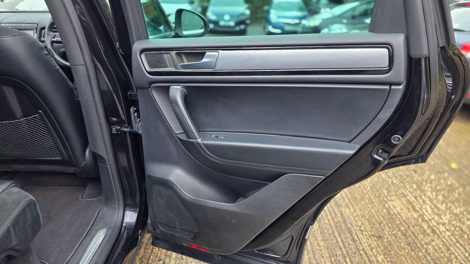 Used Volkswagen Touareg 2015 for sale - 77564170: Photo 42