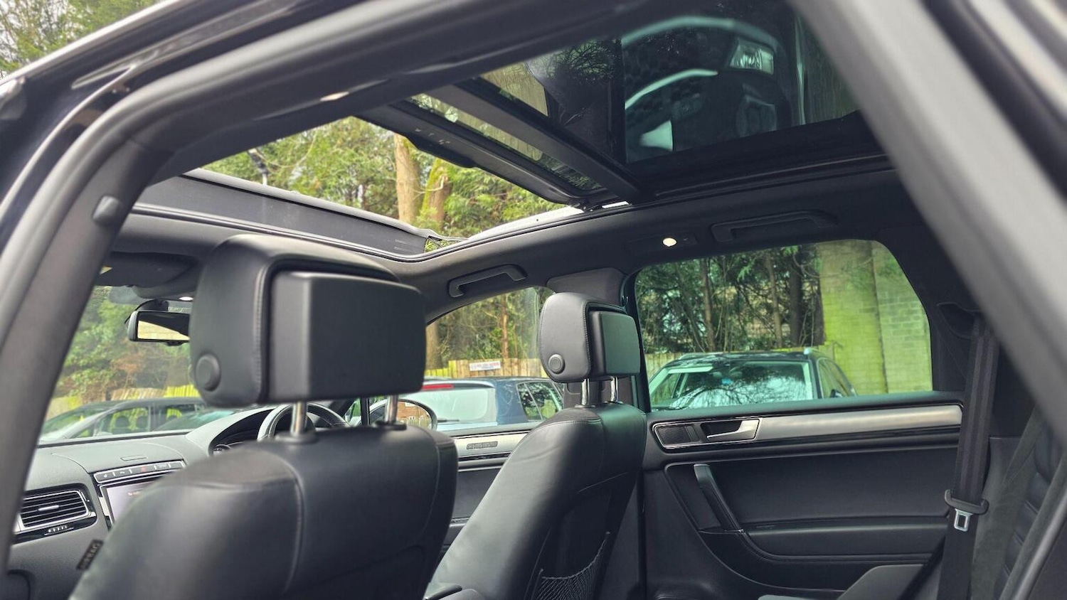 Used Volkswagen Touareg 2015 for sale - 77564170: Photo 45