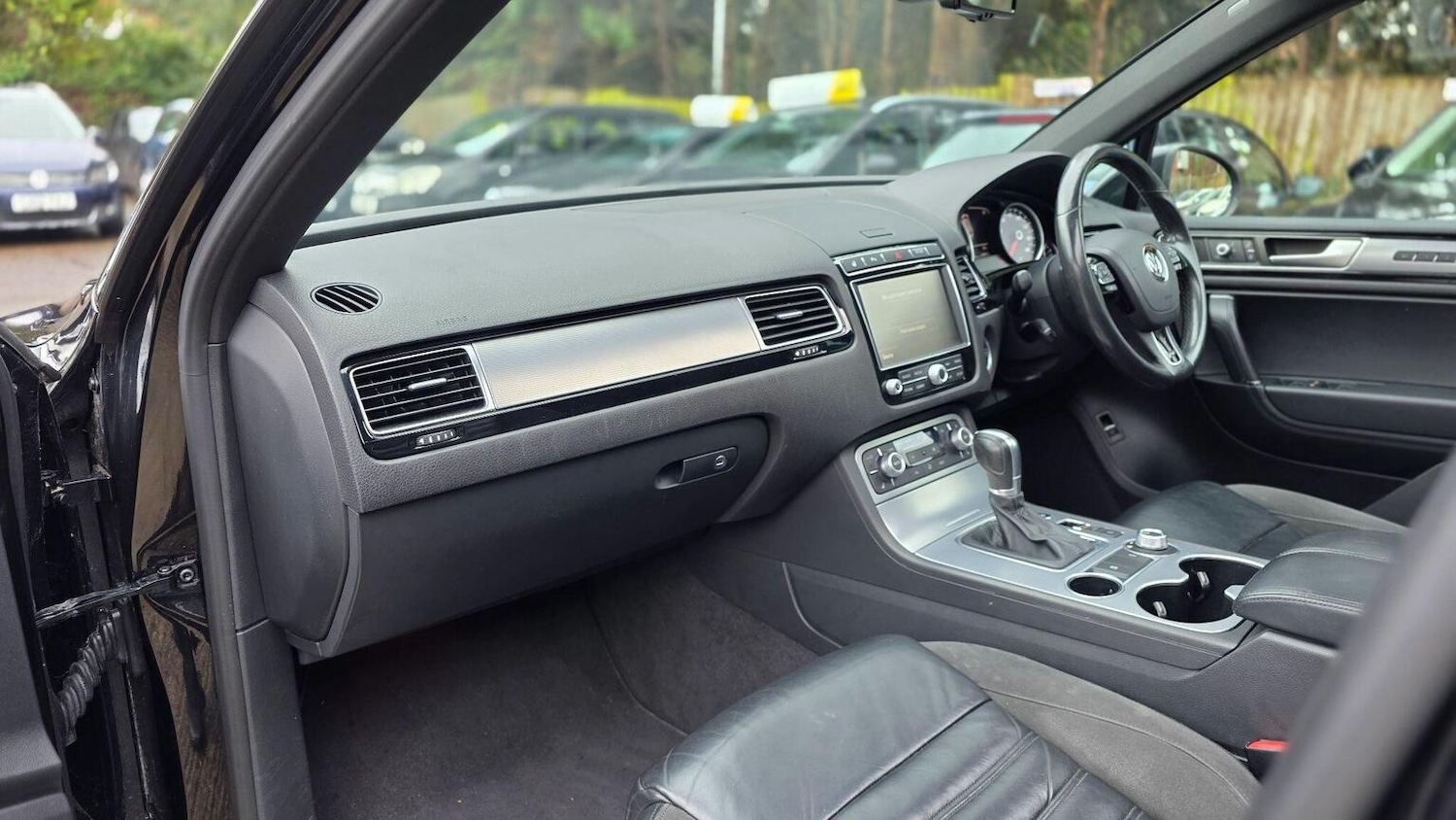 Used Volkswagen Touareg 2015 for sale - 77564170: Photo 51