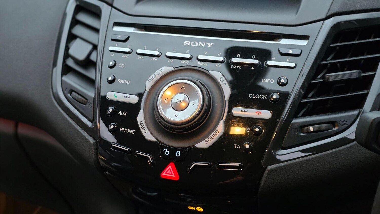 Used Ford Fiesta 2013 for sale - 77915684: Photo 16