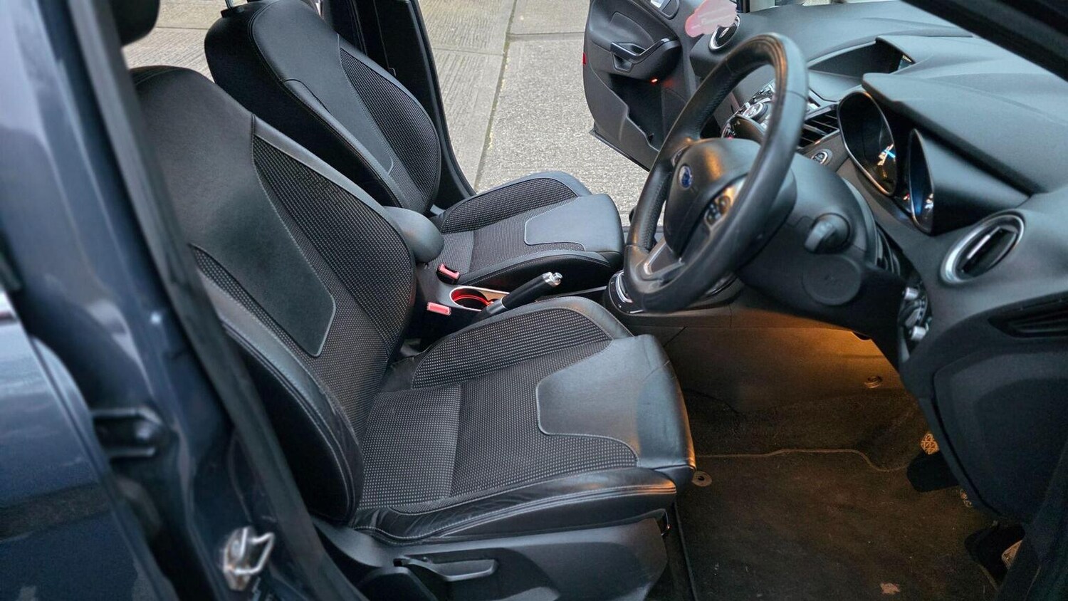 Used Ford Fiesta 2013 for sale - 77915684: Photo 24