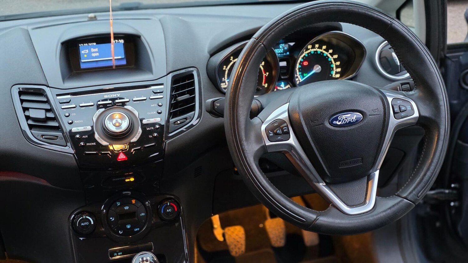 Used Ford Fiesta 2013 for sale - 77915684: Photo 31