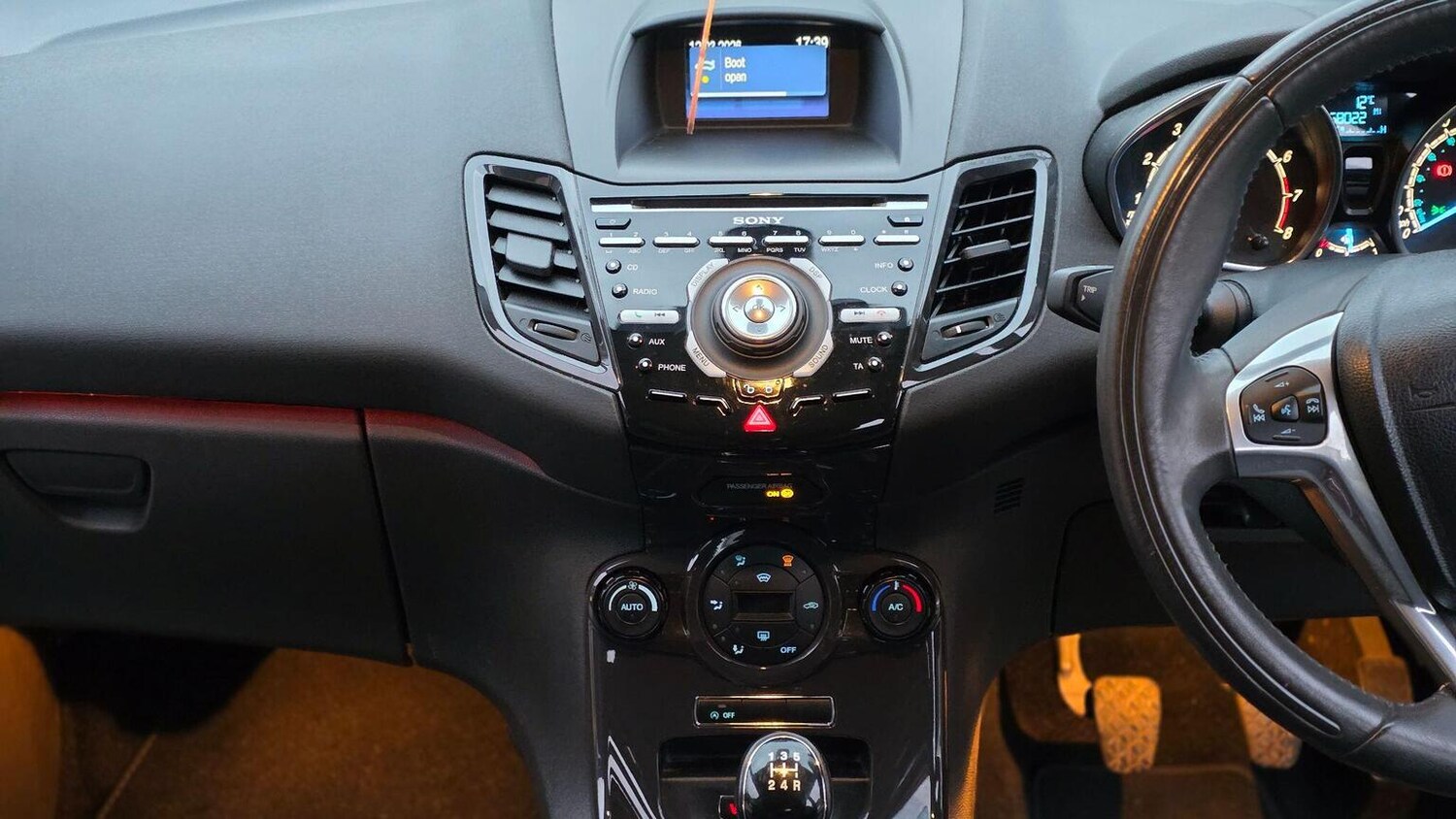 Used Ford Fiesta 2013 for sale - 77915684: Photo 32