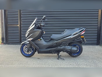 Used Suzuki Burgman 400 2022 for sale - bike-78750537: Photo