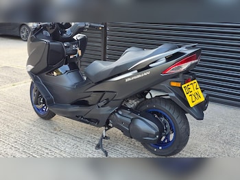 Used Suzuki Burgman 400 2022 for sale - bike-78750537: Photo