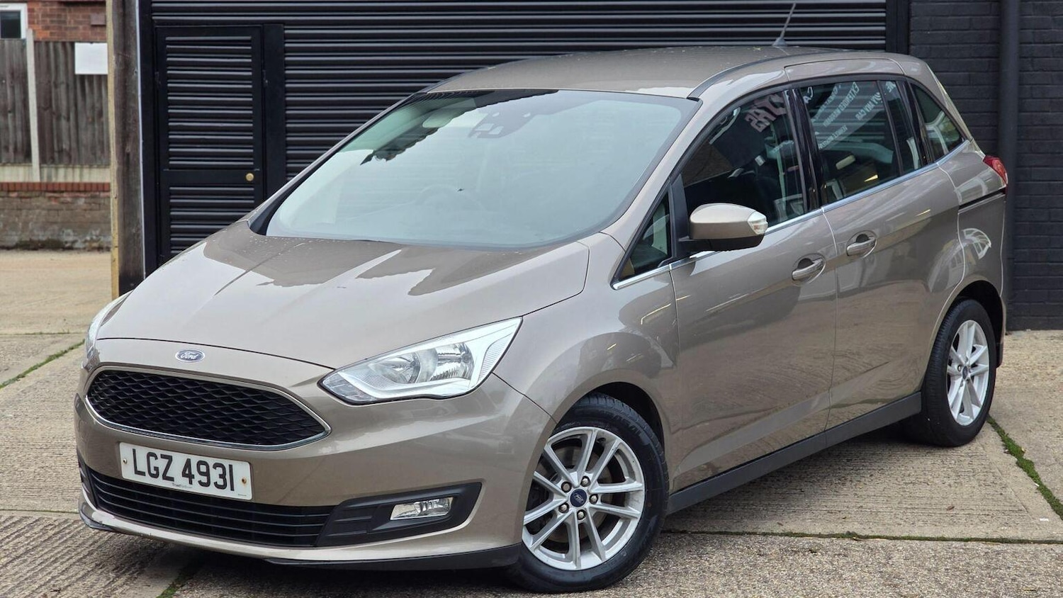Used Ford Grand C-Max 2018 for sale - 76571202: Photo 2