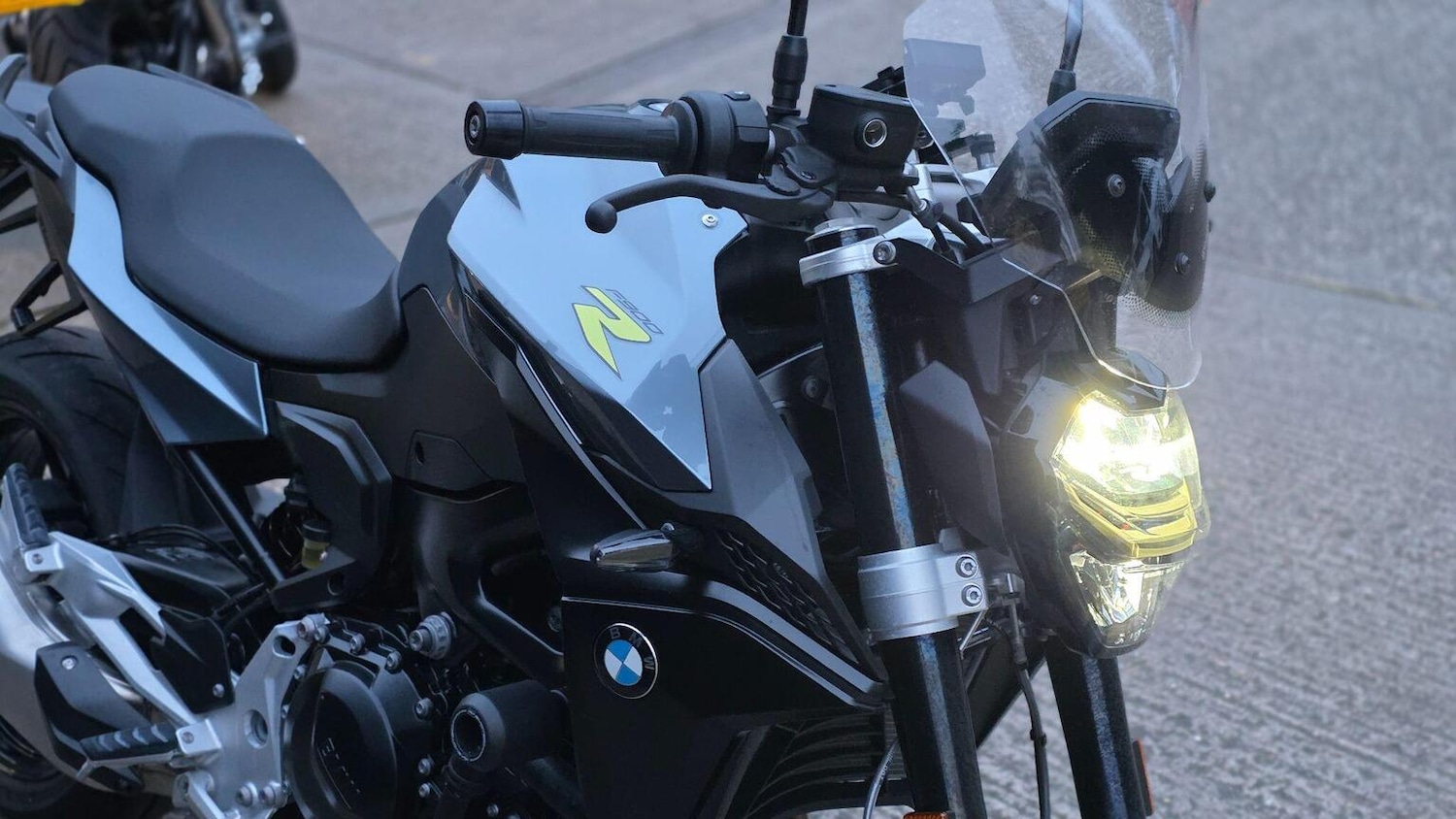 BMW F 900 R