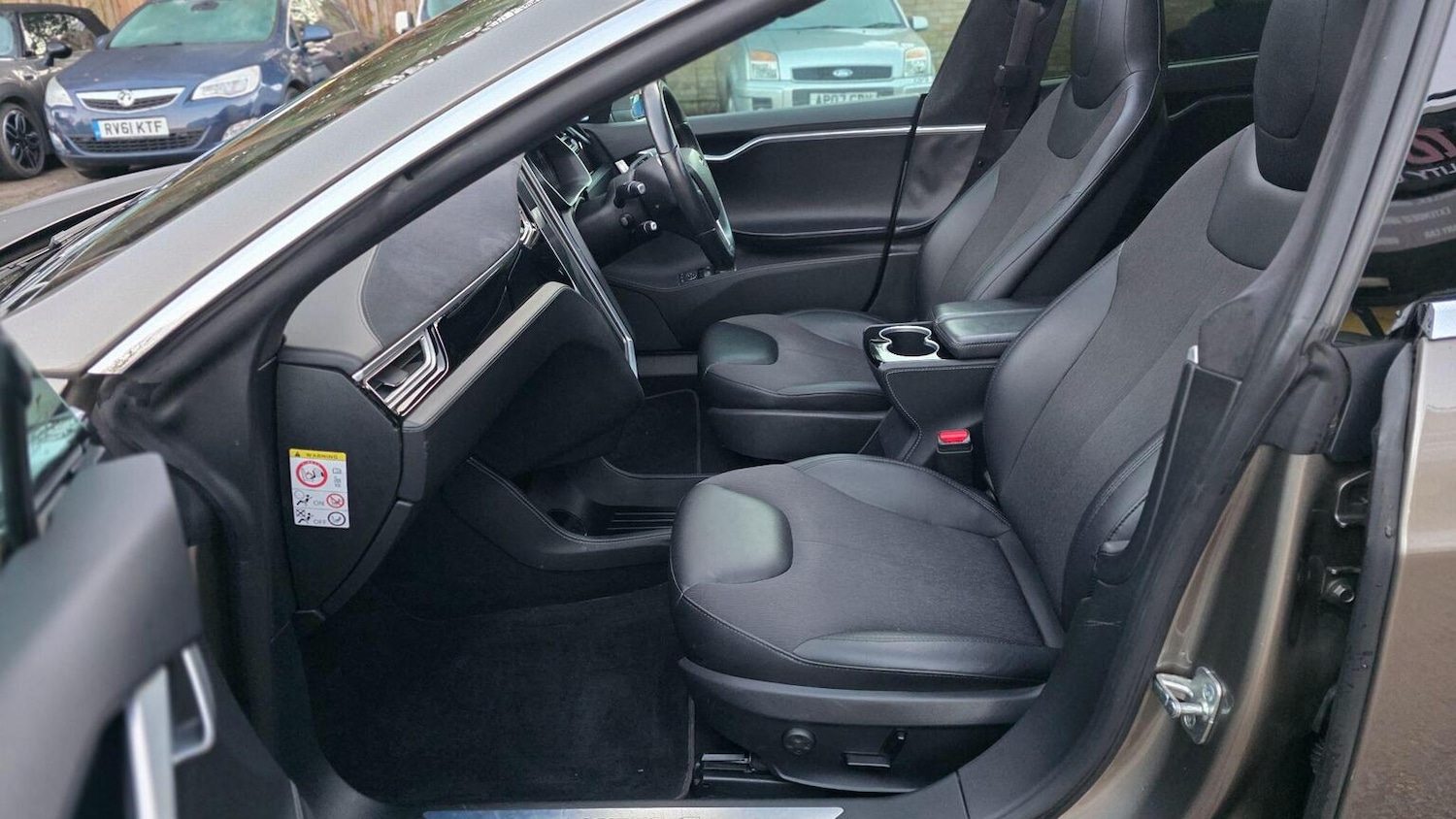 Used Tesla Model S 2015 for sale - 77011779: Photo 11