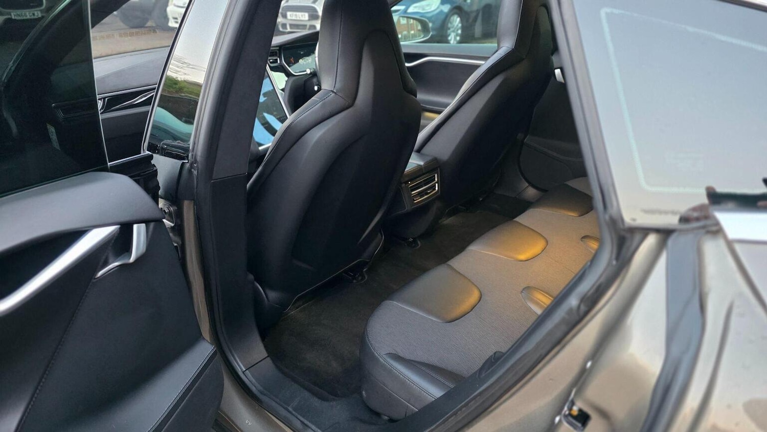 Used Tesla Model S 2015 for sale - 77011779: Photo 12