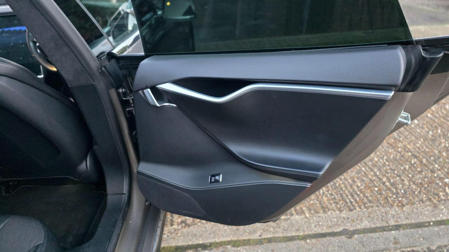 Used Tesla Model S 2015 for sale - 77011779: Photo 33