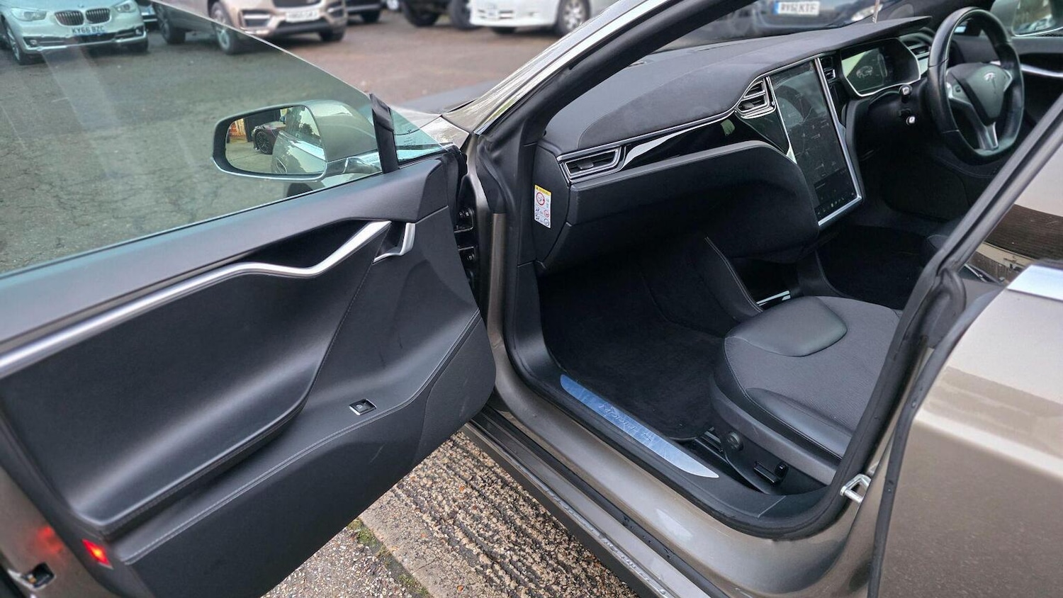 Used Tesla Model S 2015 for sale - 77011779: Photo 43