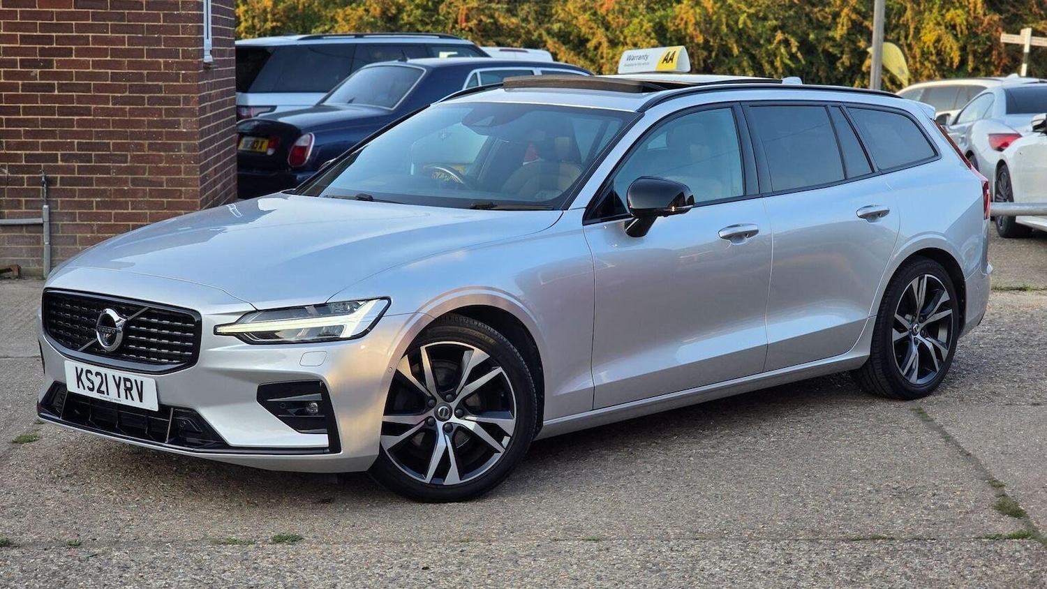 Used Volvo V60 2021 for sale - 76128886: Photo 1