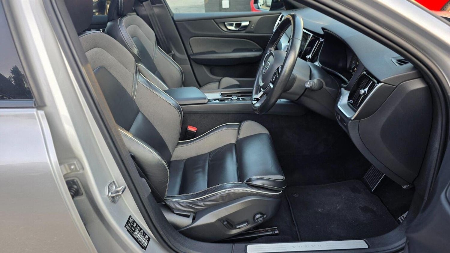 Used Volvo V60 2021 for sale - 76128886: Photo 29