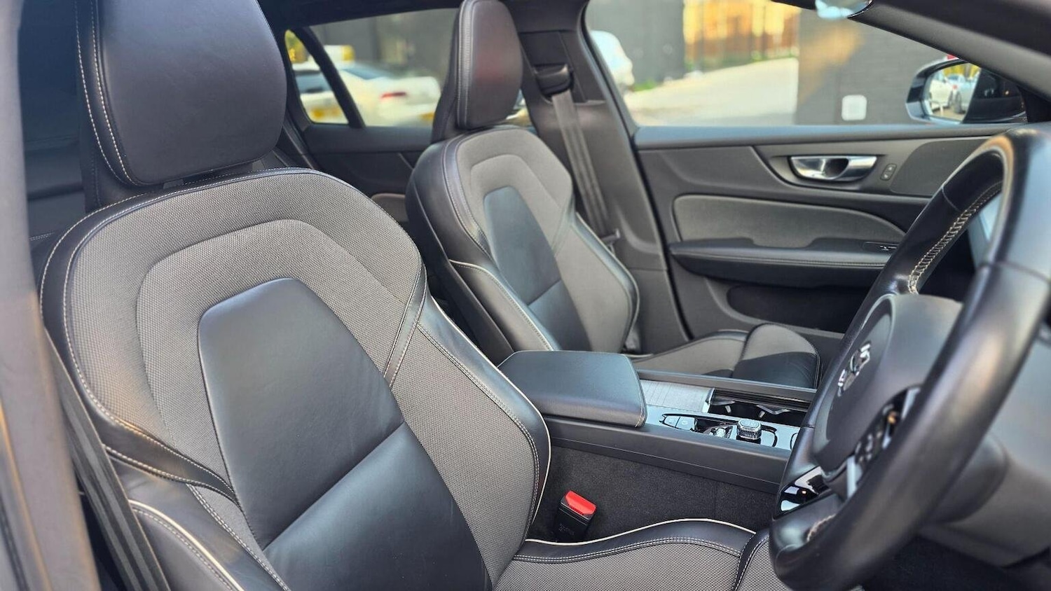 Used Volvo V60 2021 for sale - 76128886: Photo 30
