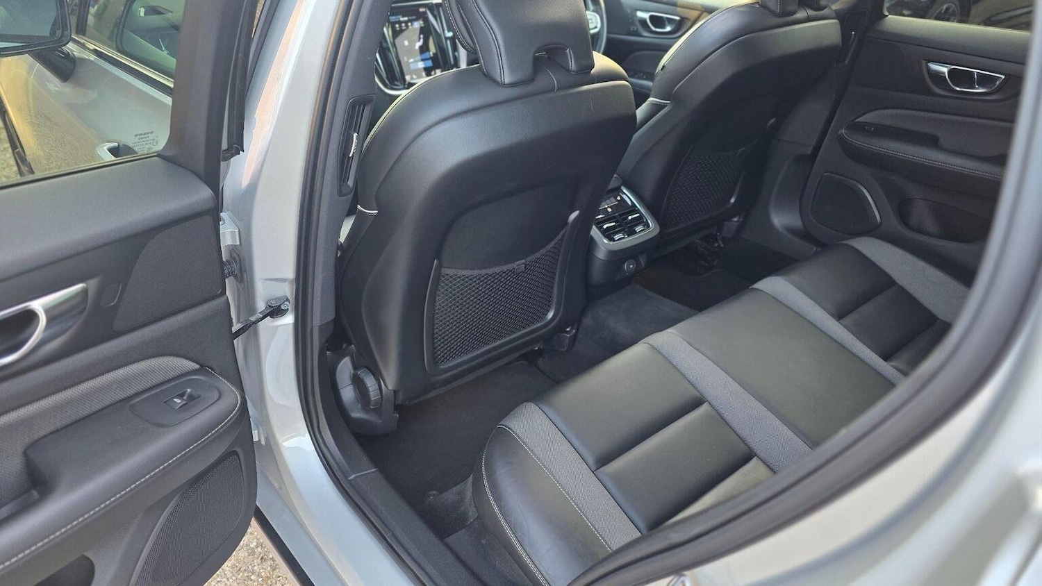 Used Volvo V60 2021 for sale - 76128886: Photo 32