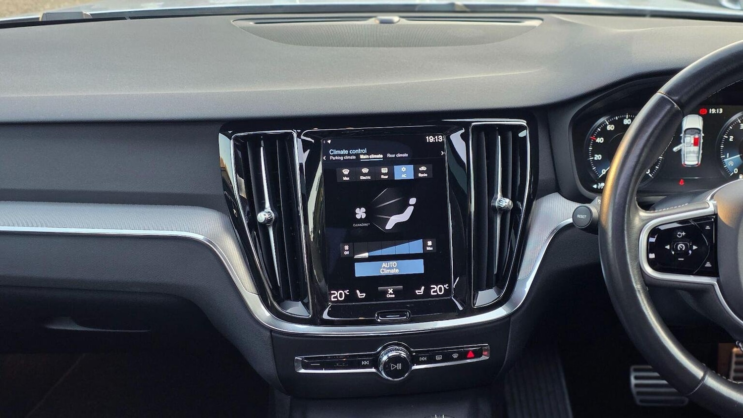 Used Volvo V60 2021 for sale - 76128886: Photo 67