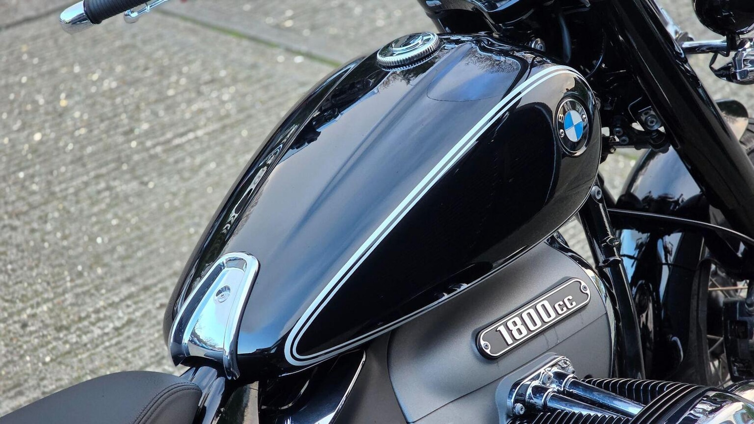 BMW R18