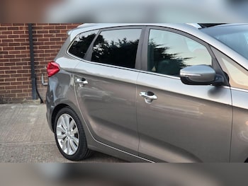 Used Kia Carens 2015 for sale - 75664331: Photo