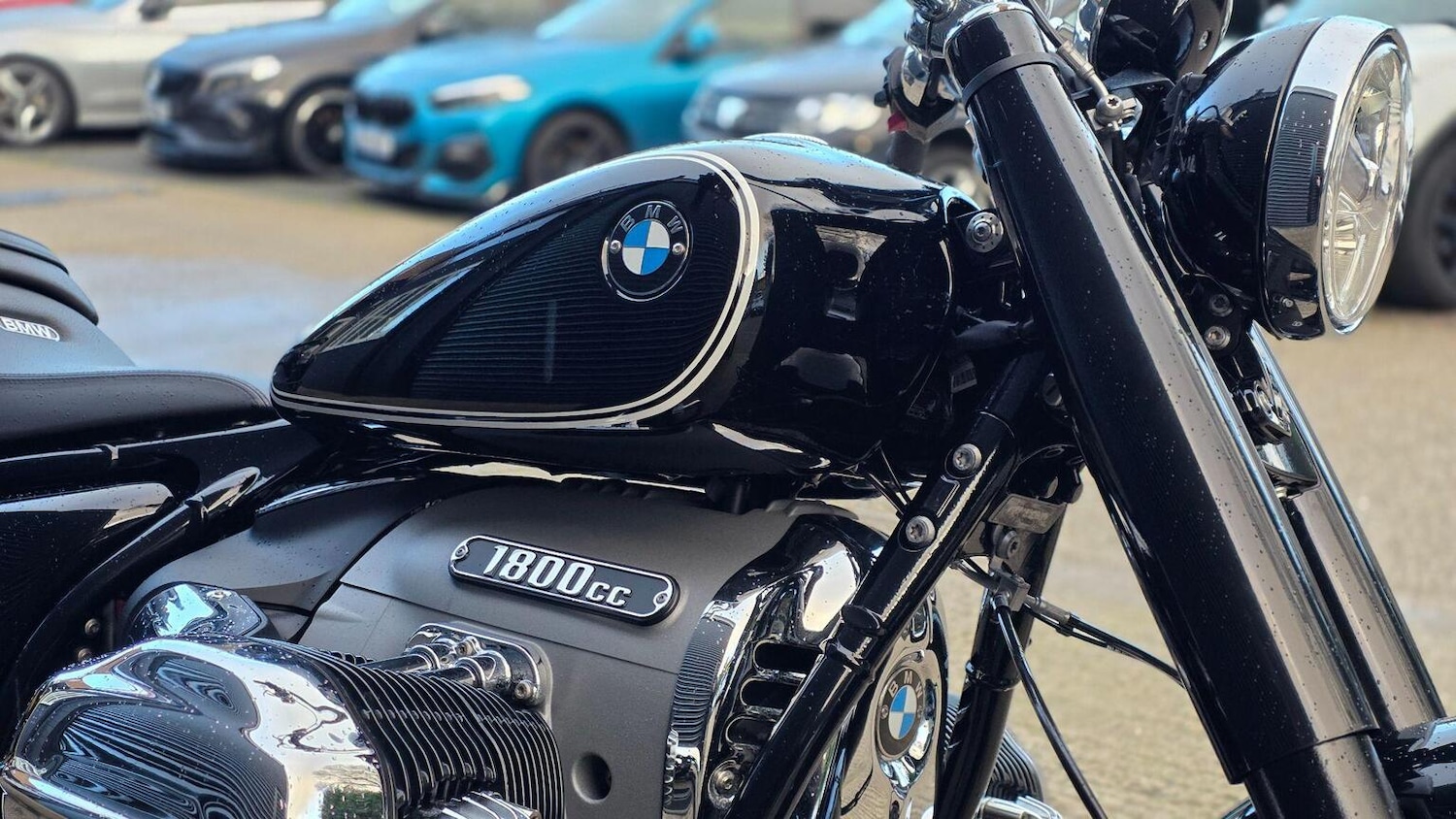 BMW R18