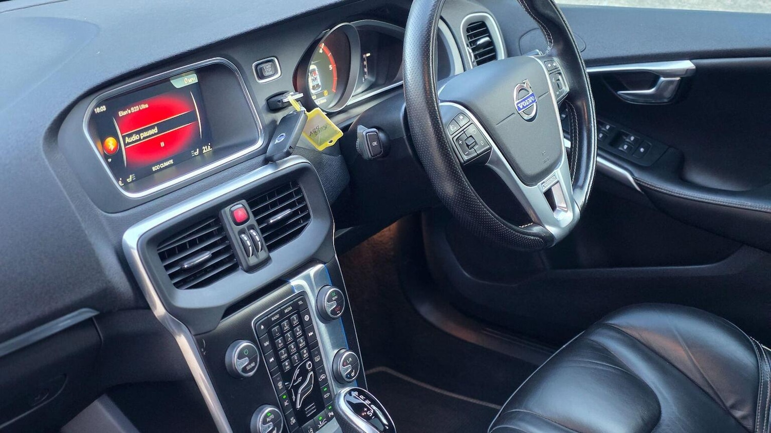 Used Volvo V40 2015 for sale - 76142478: Photo 12