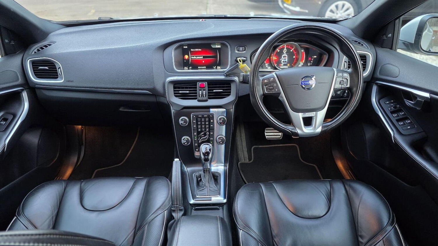 Used Volvo V40 2015 for sale - 76142478: Photo 14