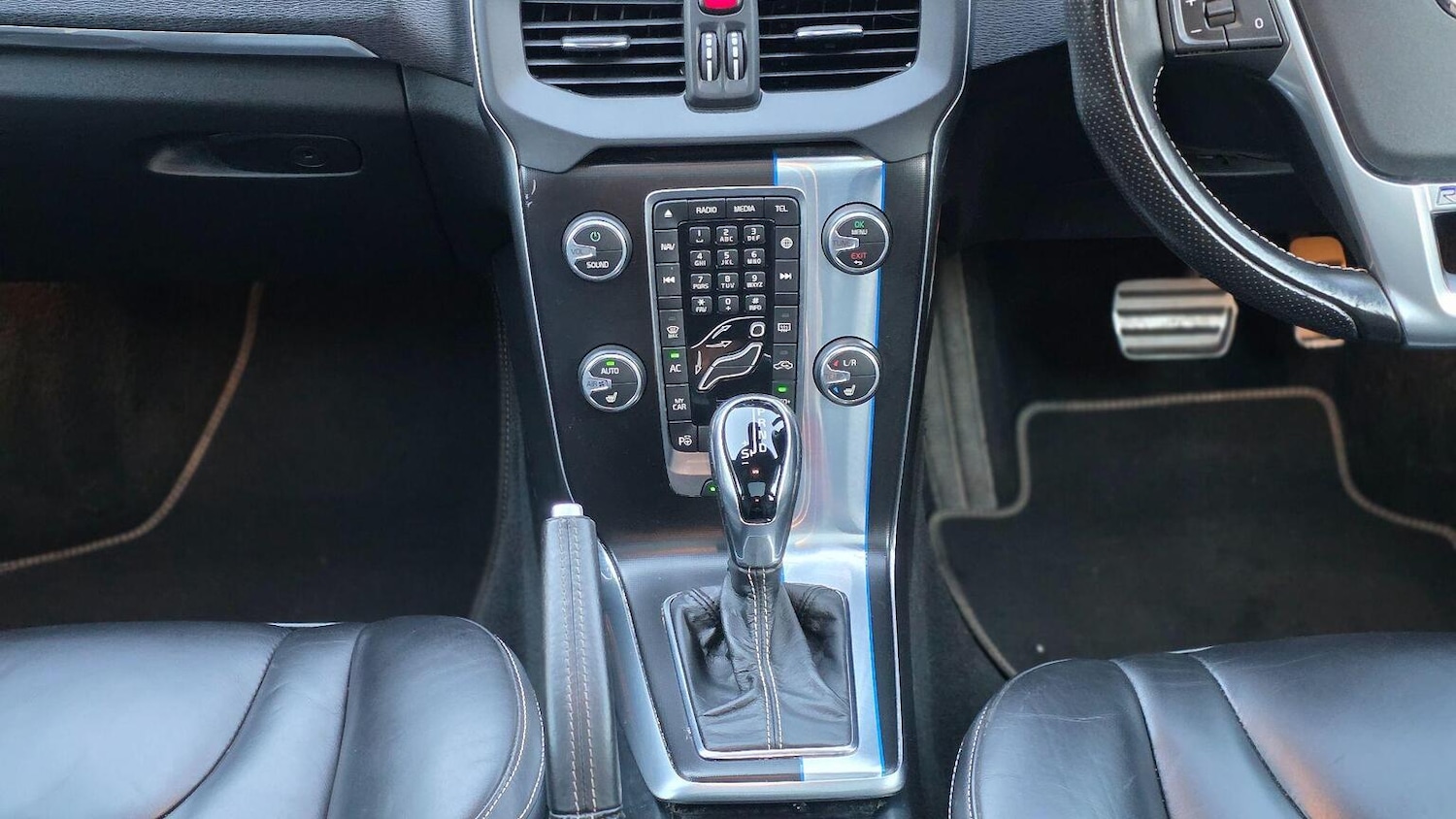 Used Volvo V40 2015 for sale - 76142478: Photo 15