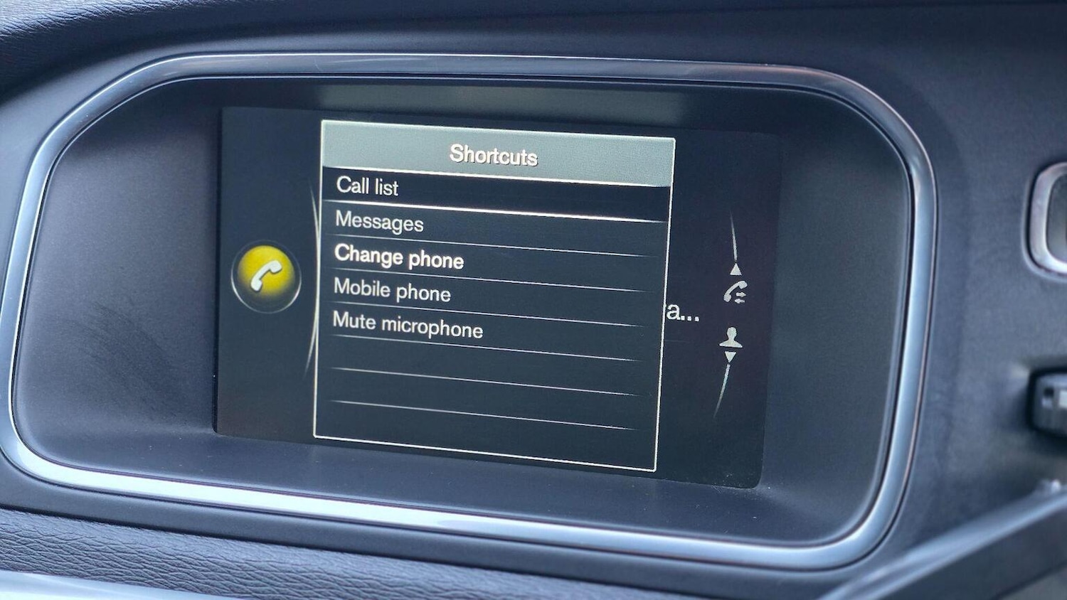 Used Volvo V40 2015 for sale - 76142478: Photo 25