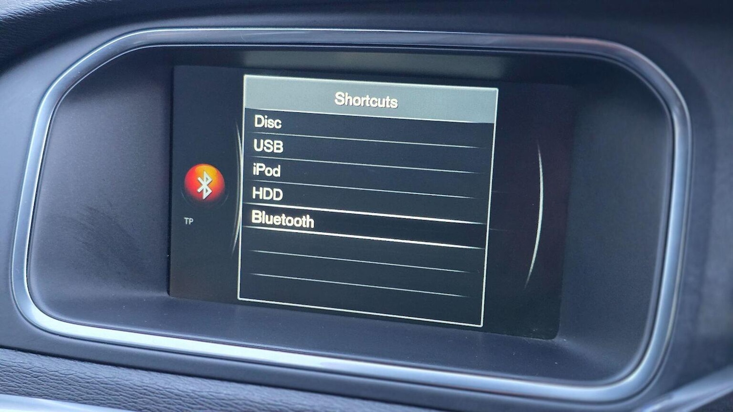 Used Volvo V40 2015 for sale - 76142478: Photo 26