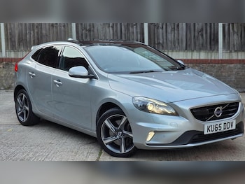 Used Volvo V40 2015 for sale - 76142478: Photo