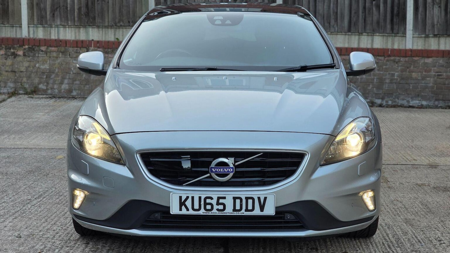 Used Volvo V40 2015 for sale - 76142478: Photo 3