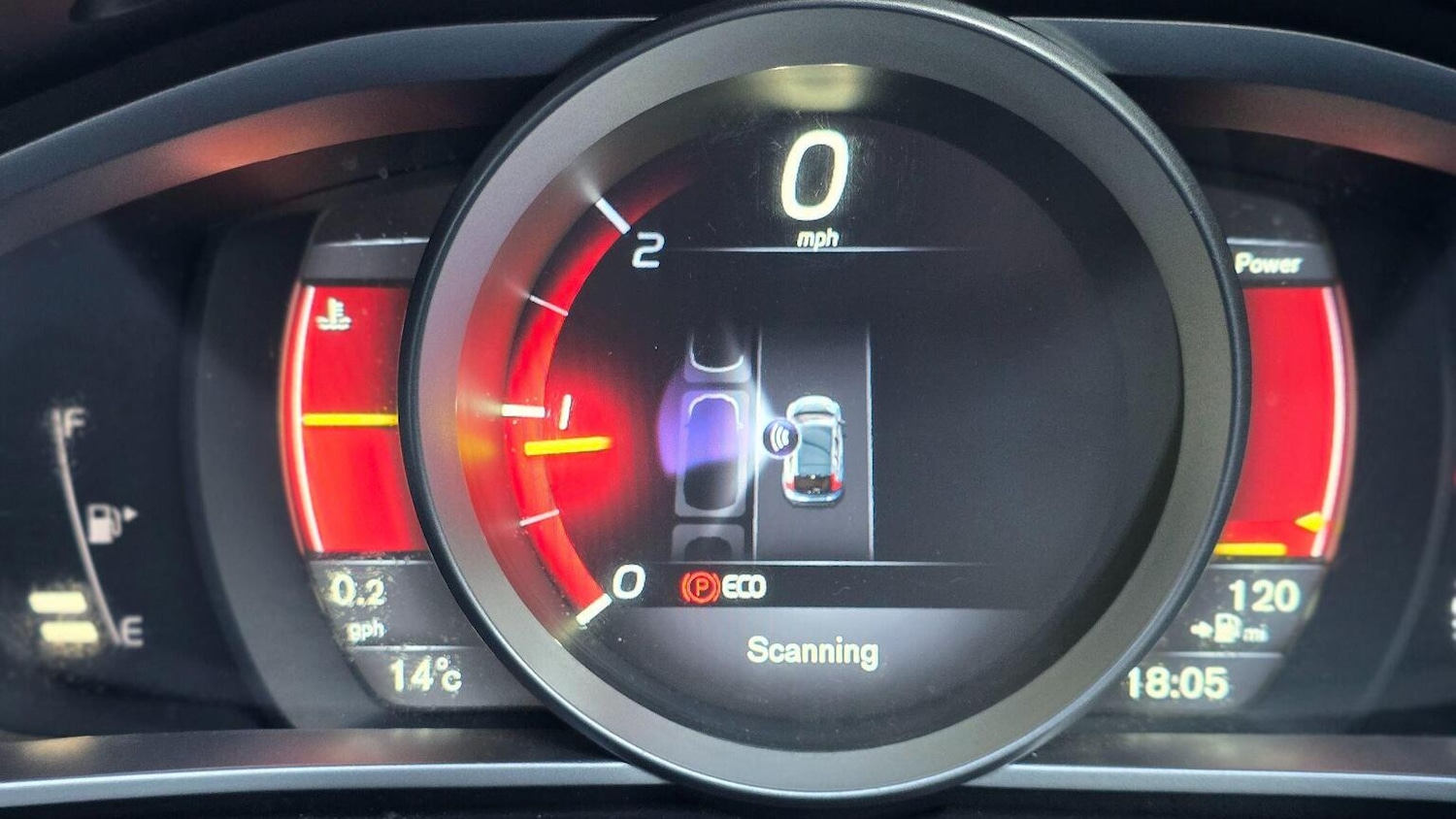 Used Volvo V40 2015 for sale - 76142478: Photo 31