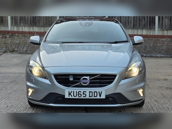Used Volvo V40 2015 for sale - 76142478: Photo